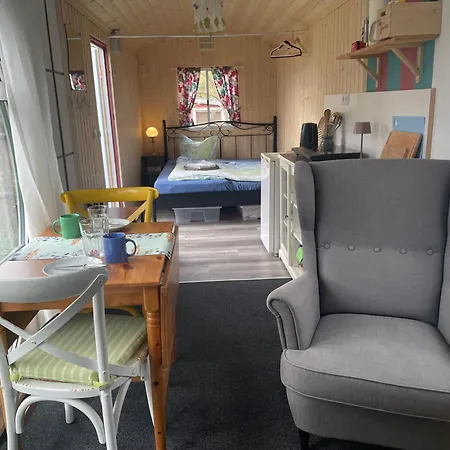 Campsite Bauwagen Maibeere